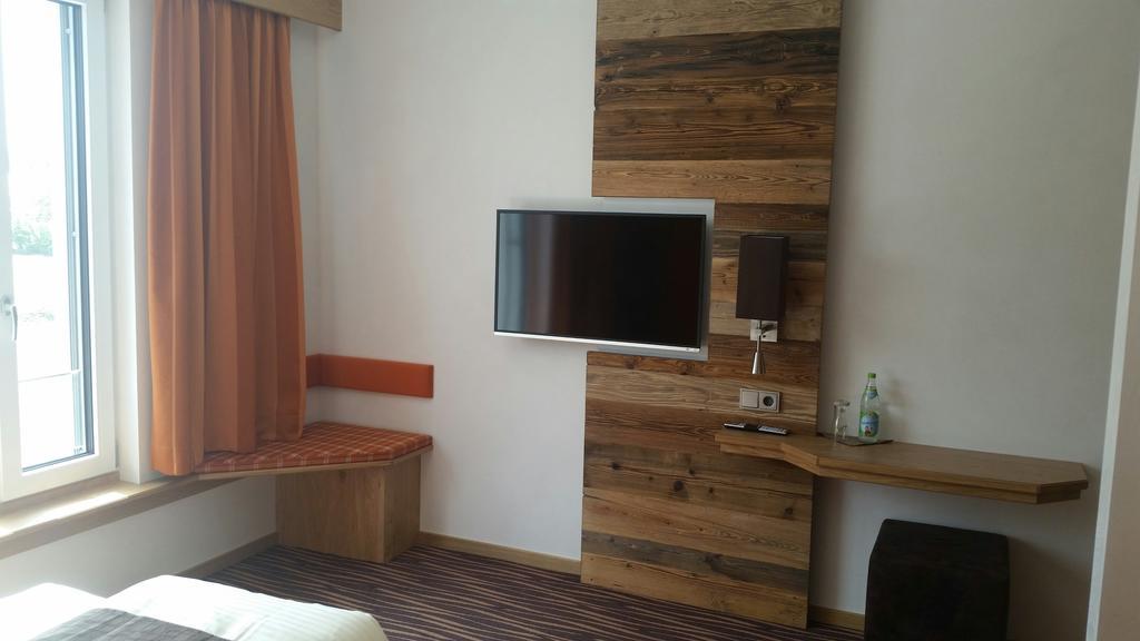Alpenflair Hotel Buchloe Rum bild