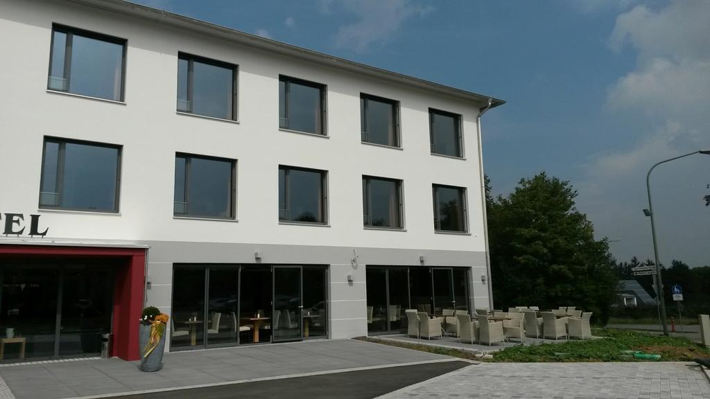 Alpenflair Hotel Buchloe Exteriör bild