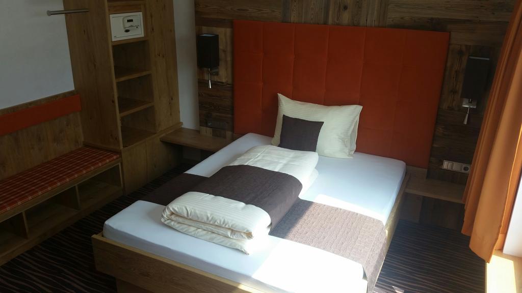 Alpenflair Hotel Buchloe Rum bild